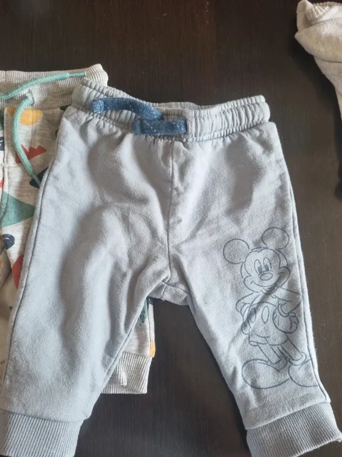 Lot 3 pantalons - photo numéro 2