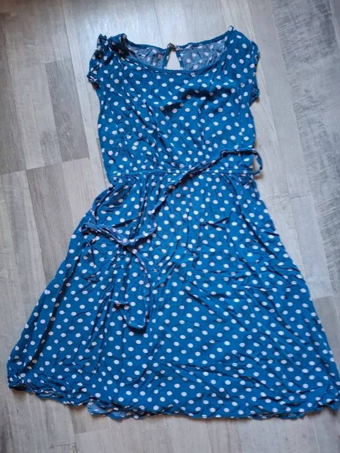 Robe d’été à pois sans manche