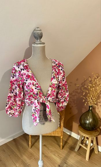 🍃 Top cache-cœur fleuri rose – Amisu – Taille S – Très bon état