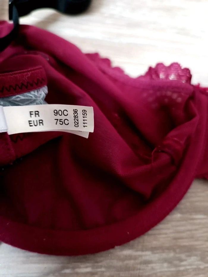 Soutien gorge rouge gorge 90C - photo numéro 3