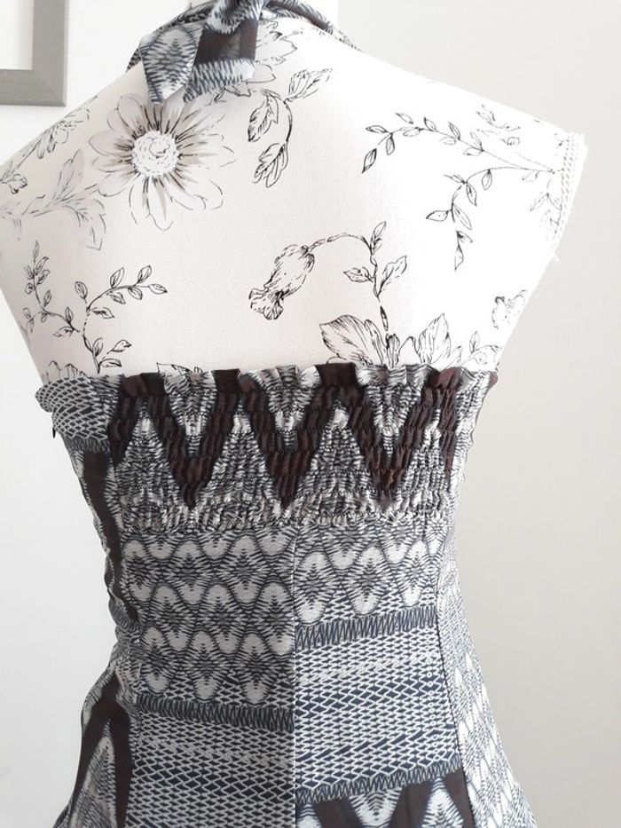 🎀 Robe dos nu neuve taille 36 - photo numéro 3