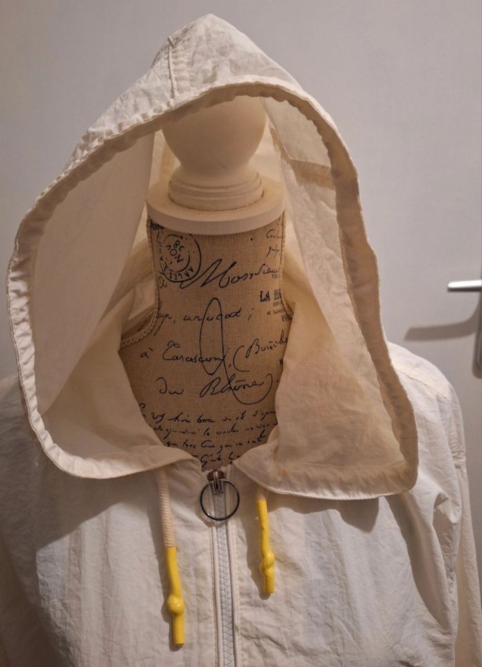 Blouson écru court zippé avec une capuche taille 38 - photo numéro 2