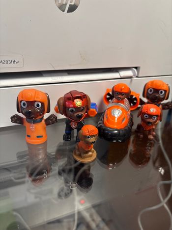 Lot de figurines. Paw patrol Zuma.