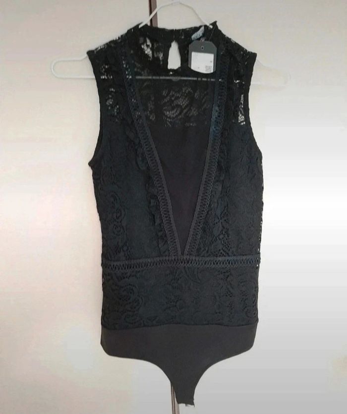 Body noir en dentelles