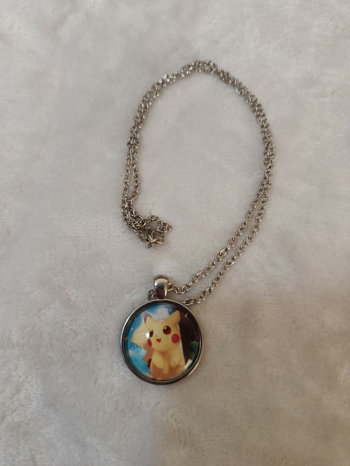 À saisir : Collier  " Pikachu " !