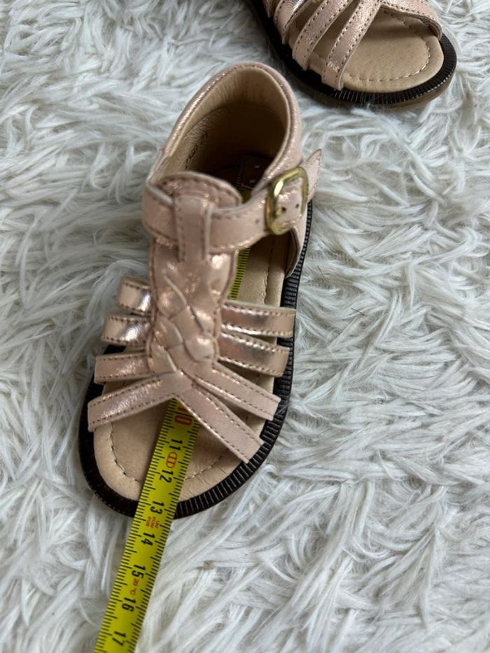 Paire de sandales Babybotte taille 21 - photo numéro 4