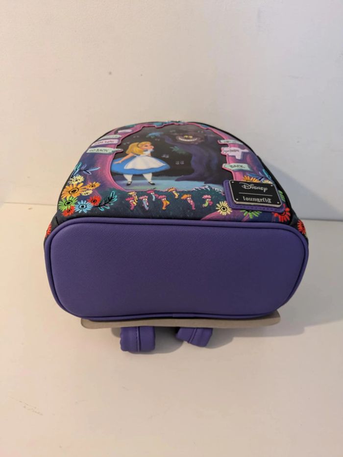 Loungefly Alice aux payes des merveilles - photo numéro 5