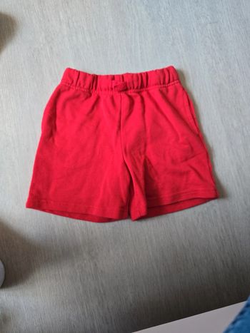 Short rouge