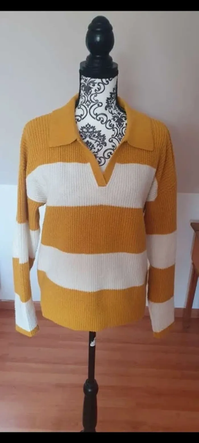 Pull vendu  à l unité ou en lot - photo numéro 7