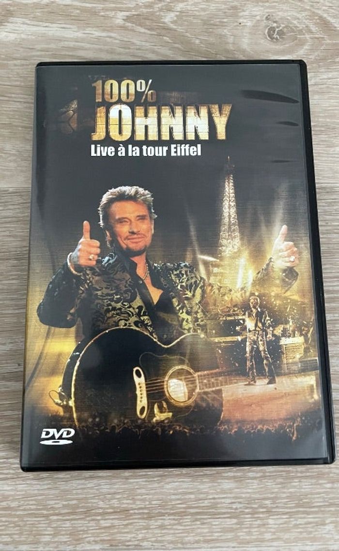 DVD 100 % Johnny live à la Tour Eiffel en excellent état