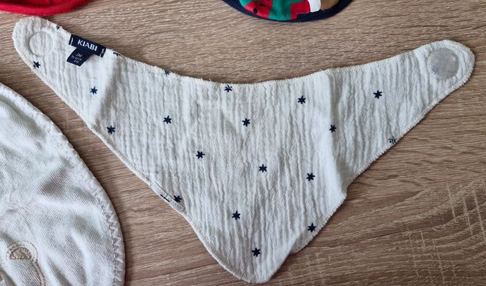 Lot de 5 petits bavoirs premier âge - photo numéro 3