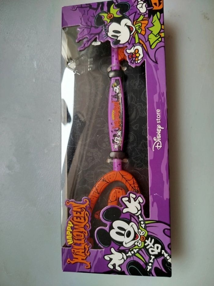 Clef Disney store halloween - photo numéro 2
