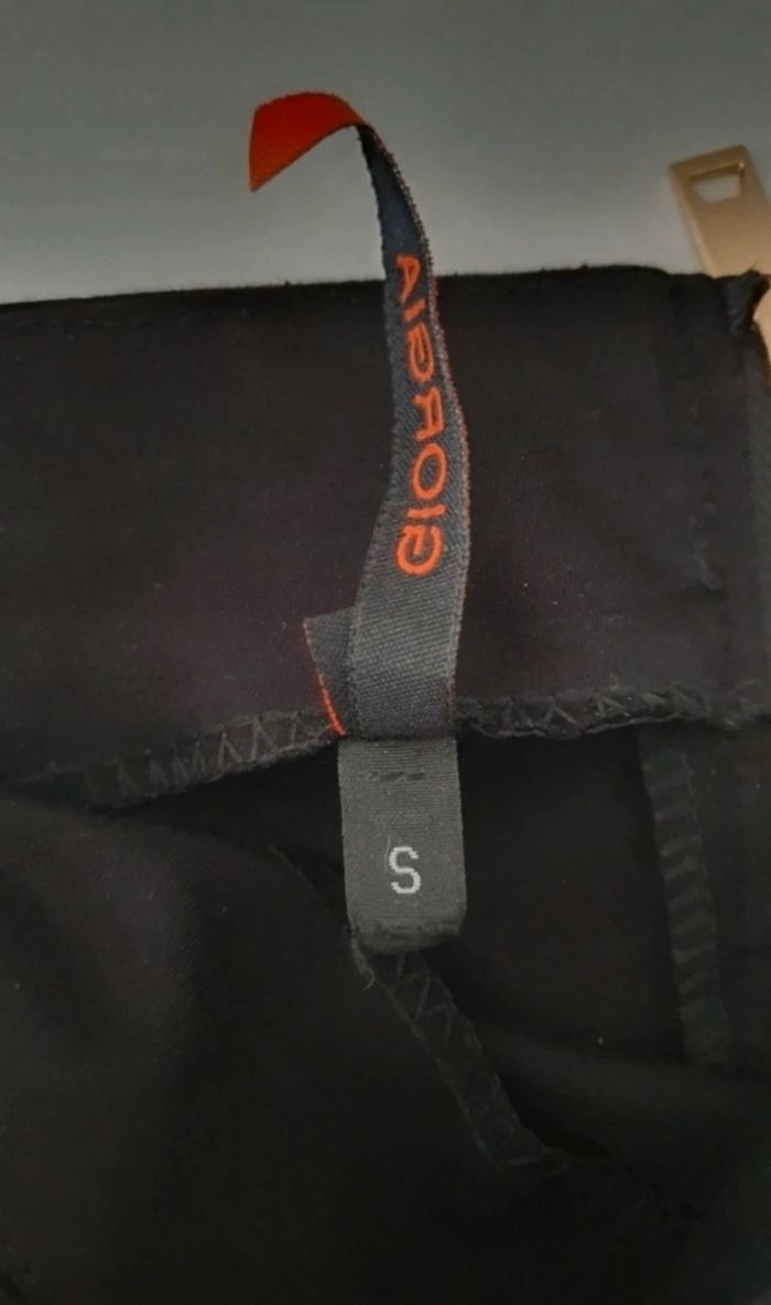 Jupe neuve en S - photo numéro 4