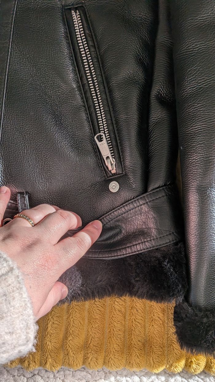 Veste en simili cuir et moumoute - photo numéro 4