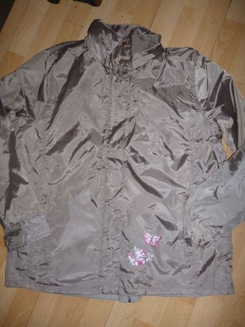 Veste  / coupe vent taille 46 / 48 - NEUF