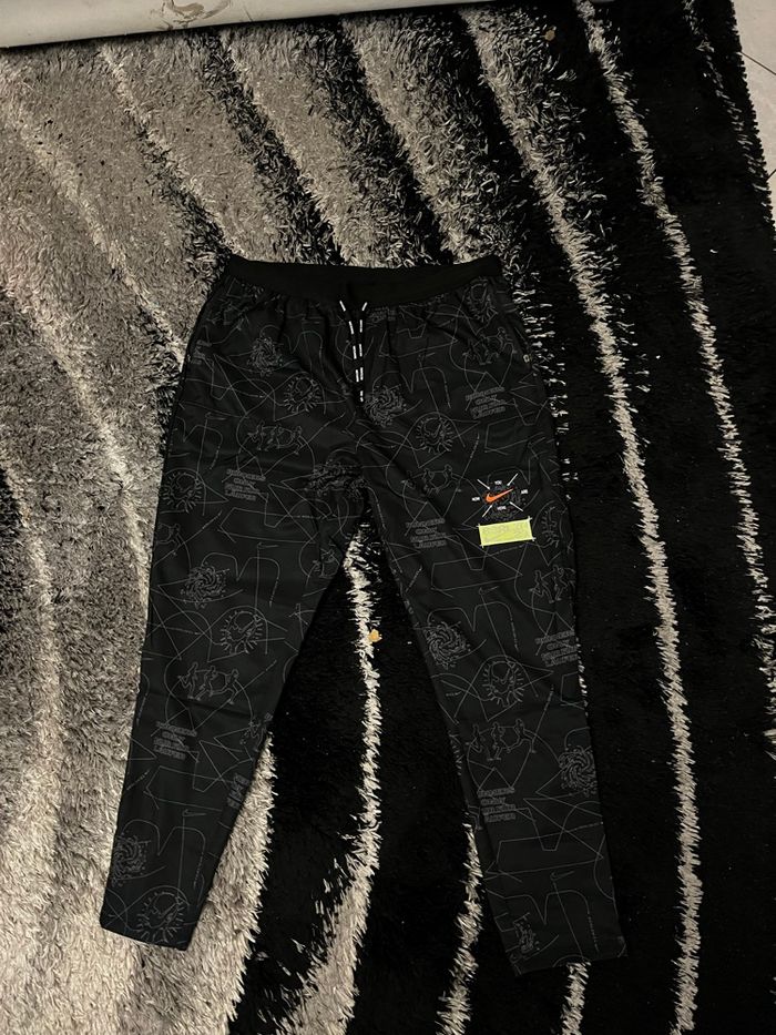 Pull Nike running Berlin - photo numéro 5