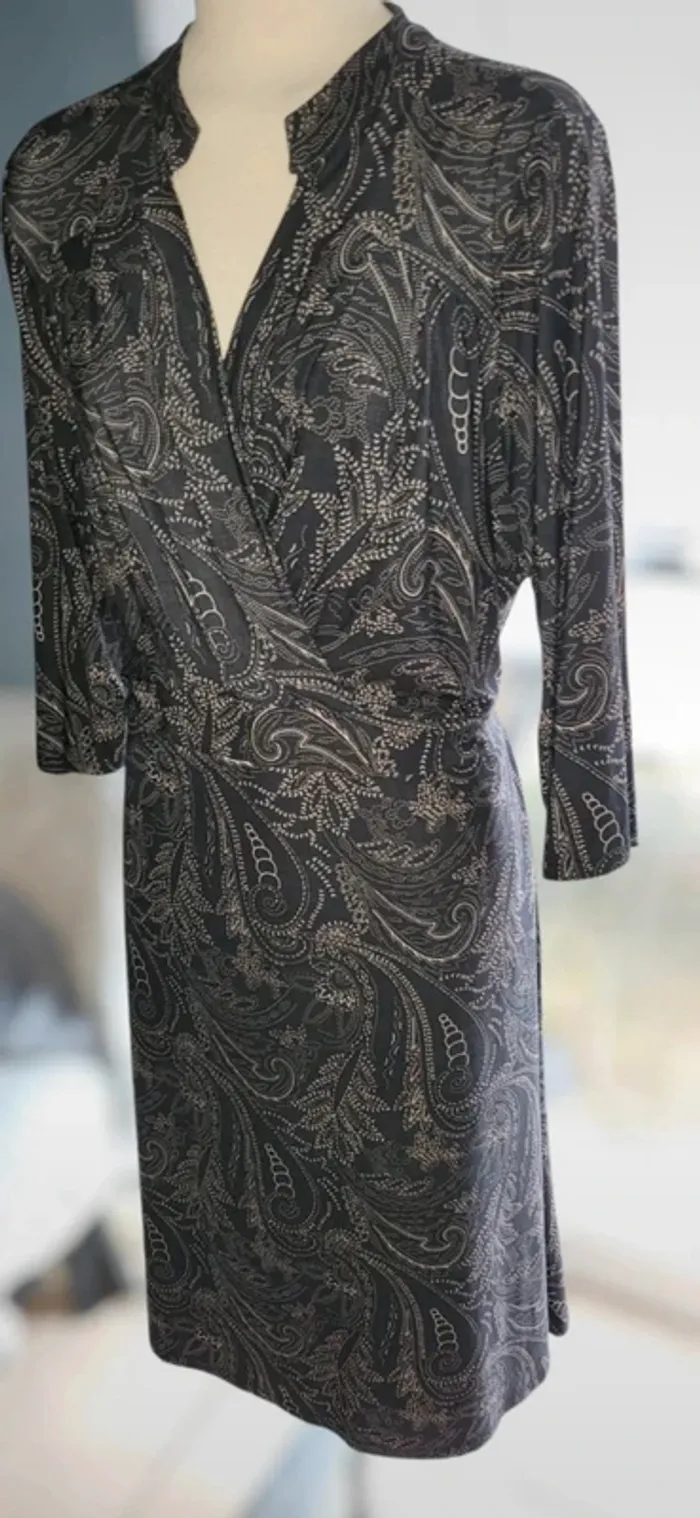 Élégante robe paisley à manches 3/4 – Tendance et Chic - photo numéro 2