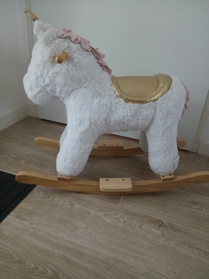 Licorne à bascule - photo numéro 3
