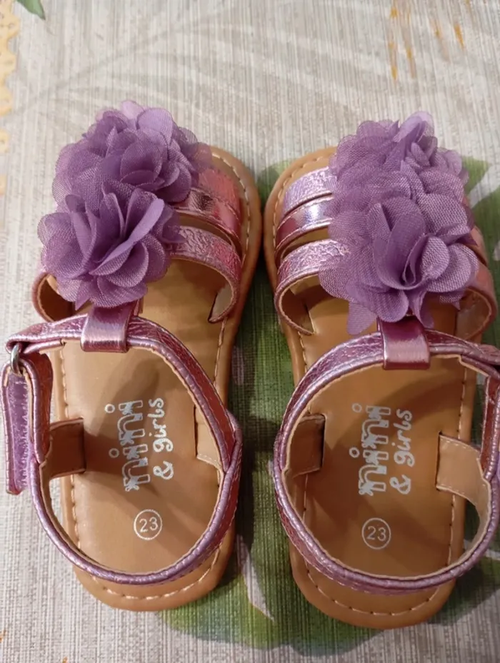 Nus pieds pointure 23 - photo numéro 2