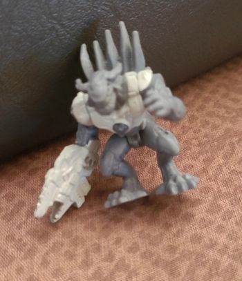 Figurine Général karbodon
