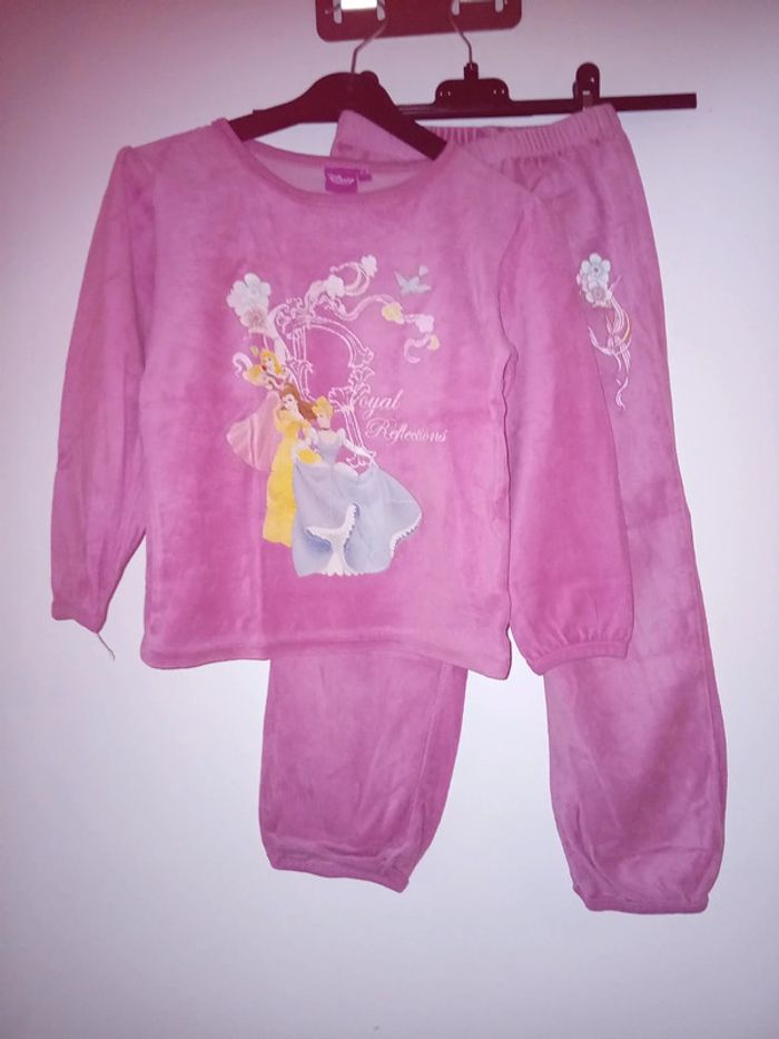 Pyjama 2 pièces rose. Disney 4 ans