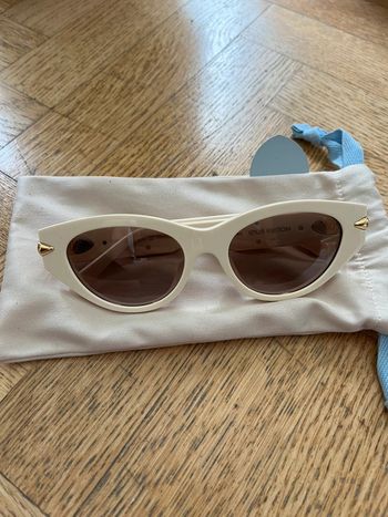 Lunette de soleil blanche et strass doré Louis Vuitton