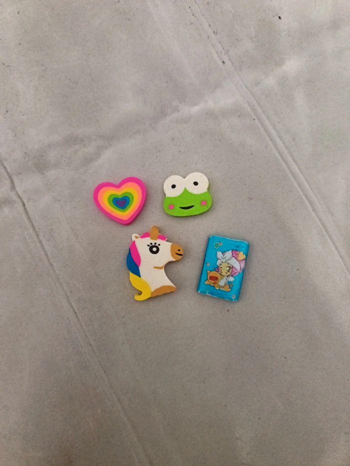 Lot de 4 gommes