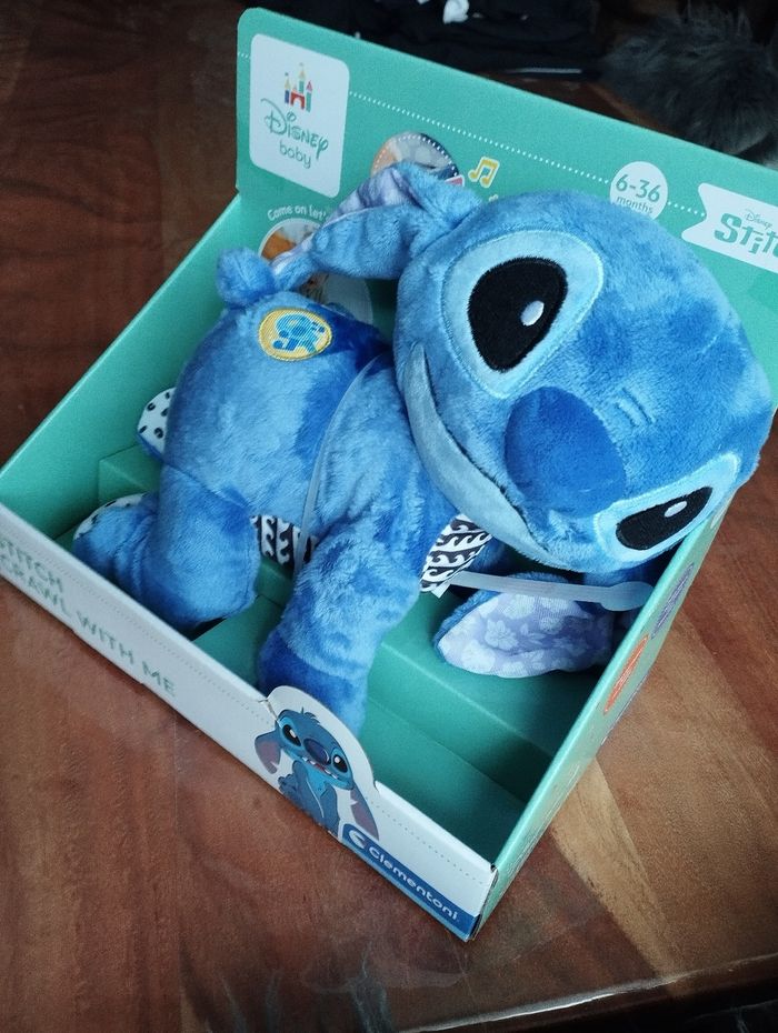 Peluche interactive - Stitch marche avec moi