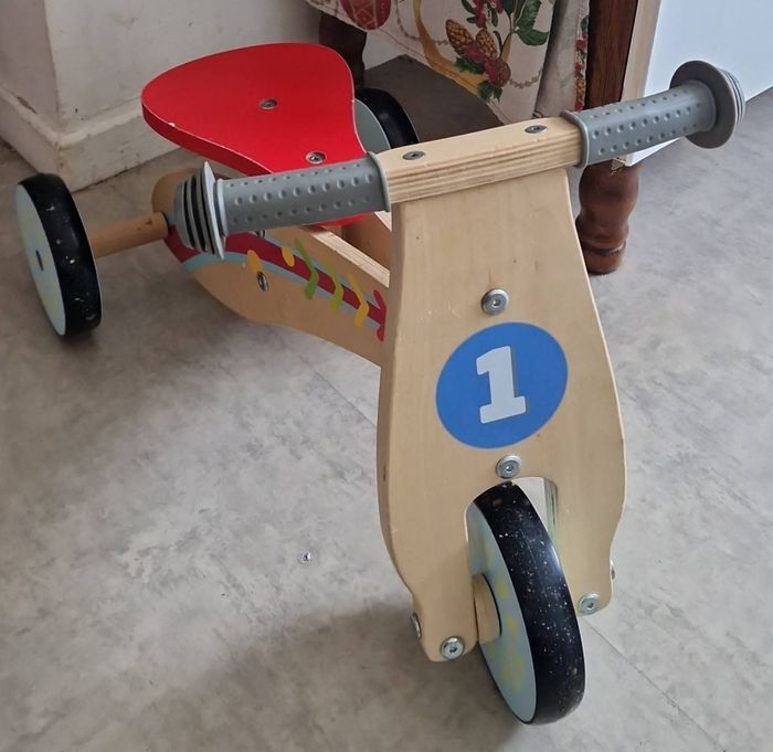 Vélo en bois style draisienne