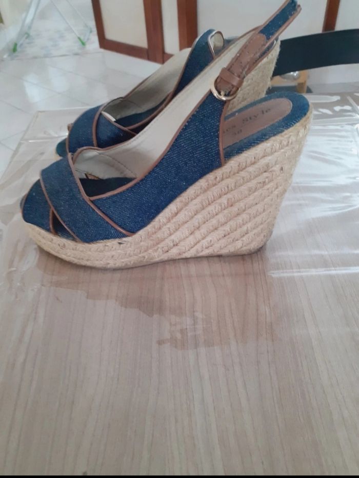 Chaussures compensées taille 38 - photo numéro 2