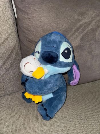 Peluche stitch avec son doudou neuve