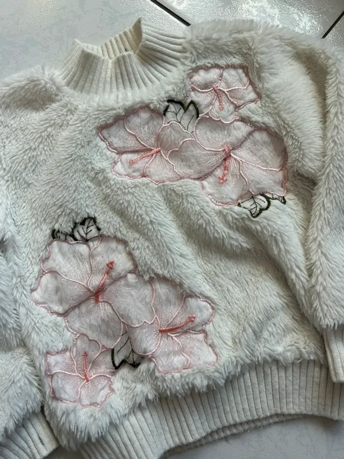 Pull doux fleurs - photo numéro 2