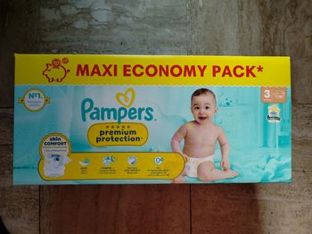 Couches Pampers neuves