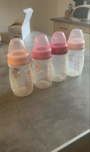 Lot de 4 biberons fille