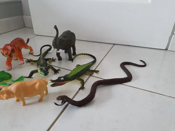 Lot de 7 figurines animaux plastiques LUC - photo numéro 4