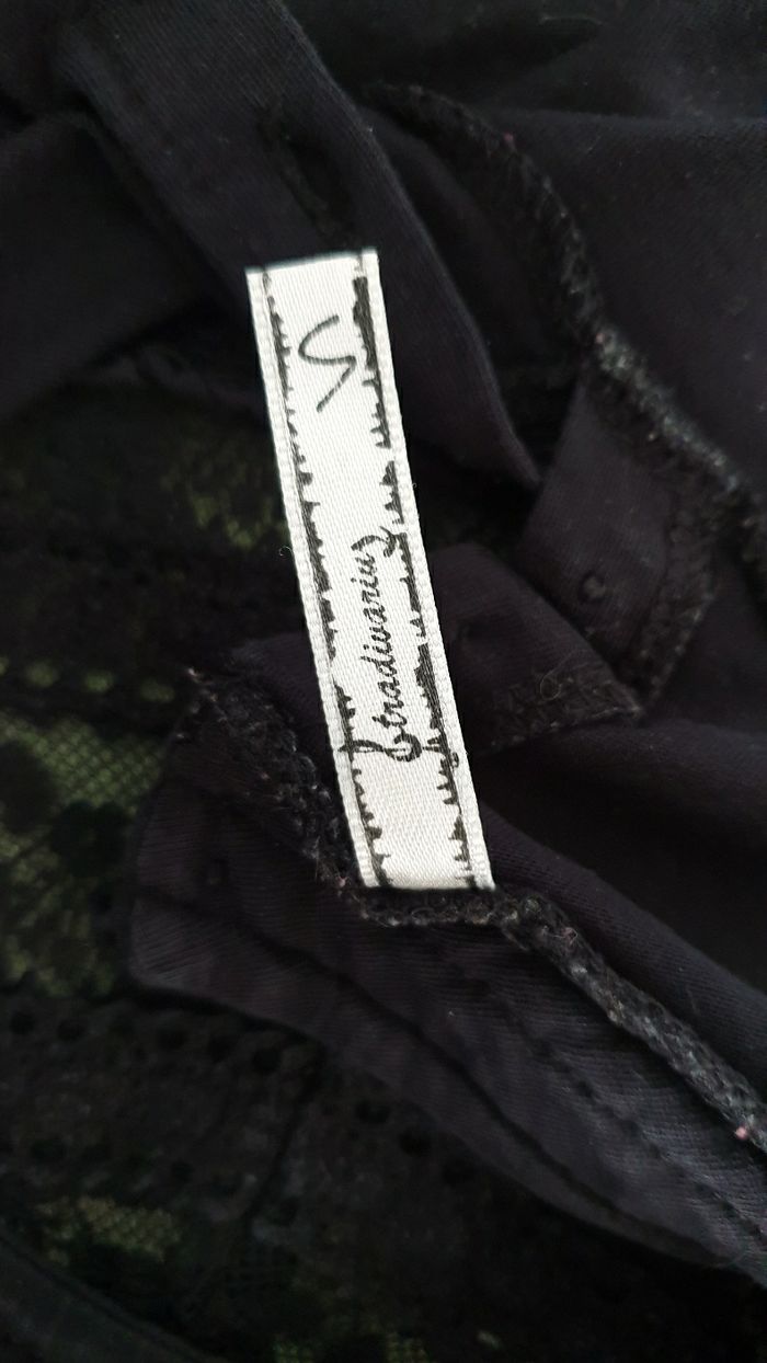 Haut Tee-shirt blouse dentelle noir taille S ou 36 Stradivarius - photo numéro 4