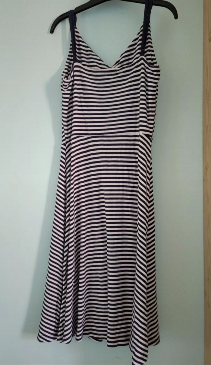 Robe a rayures bleues marine et blanches - photo numéro 4