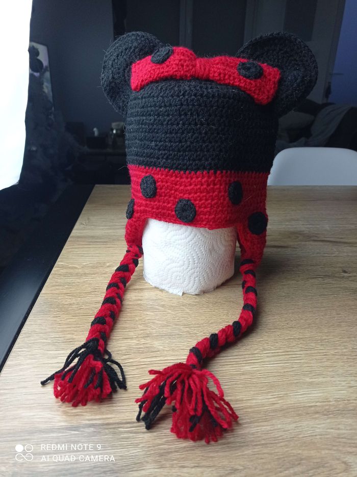 Bonnet fait mains 3/6 mois - photo numéro 3