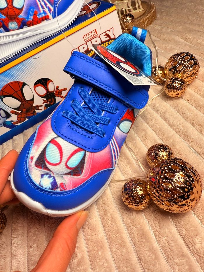 Basket Spidey et ces amie - photo numéro 3