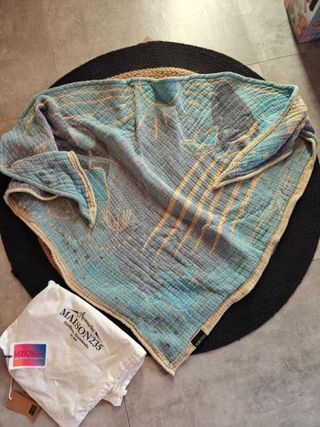 Triangle m235 bleu et or