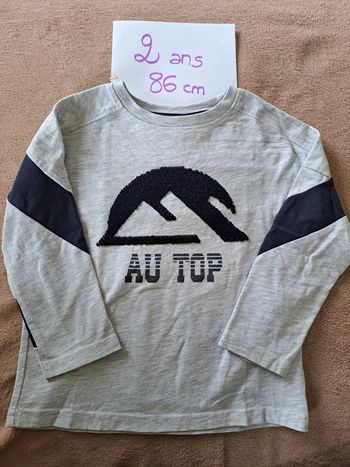 Tee shirt avec seguins comme neuf