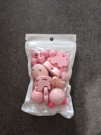 Kit attache tétine rose