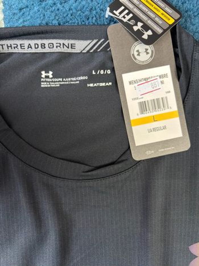 Ensemble Under Armour T-Shirt et Short Fluorescent Taille L - photo numéro 3
