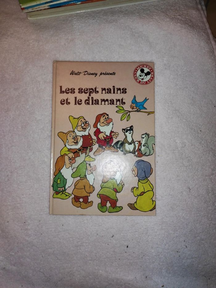 Les sept nains et le diamant