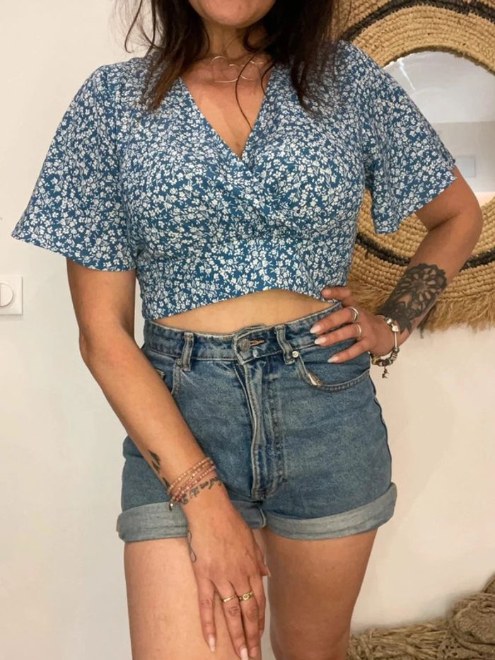 Crop top fleuri - photo numéro 2