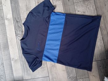 T-shirt 10/12 ans Nike 