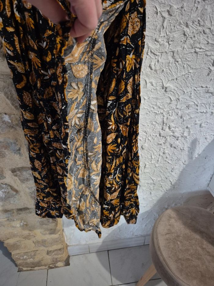 Magnifique robe longue portefeuille avec volants sur le bas de la jupe Kiabi taille 50 - photo numéro 4