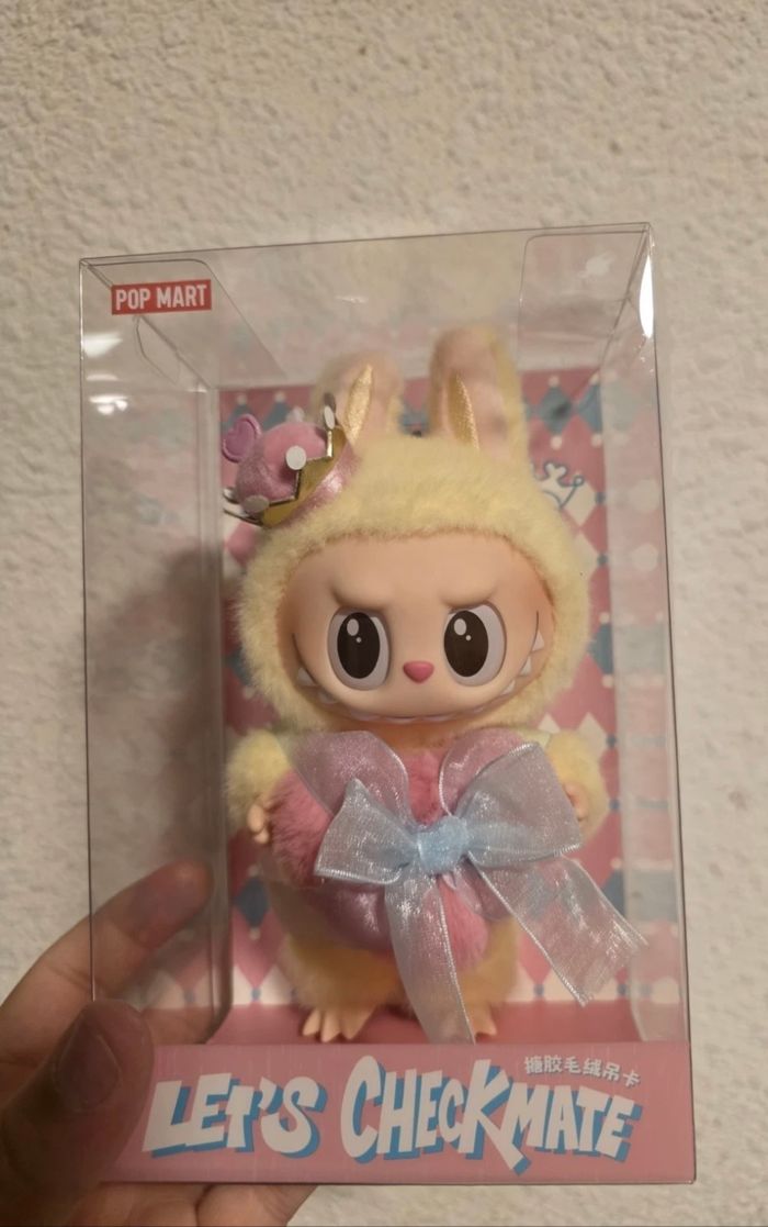 Original Pop Mart Labubu The Monsters Lets Checkmate Vinyl Plush Queen