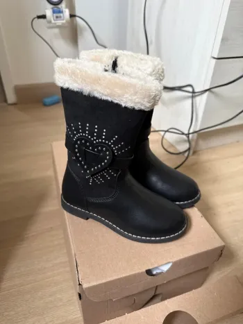 Jolies bottines de la marque Friboo neuves avec étiquette pointure 28