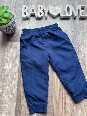 - Pantalon - 18 mois - Très bon état  
